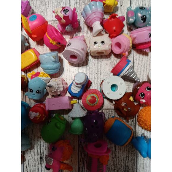Shopkins 60 Plus Loose Shopkins - Picture 3 of 4